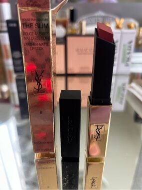 Yves Saint Laurent The slim leather mat lipstick #9 red Enigma